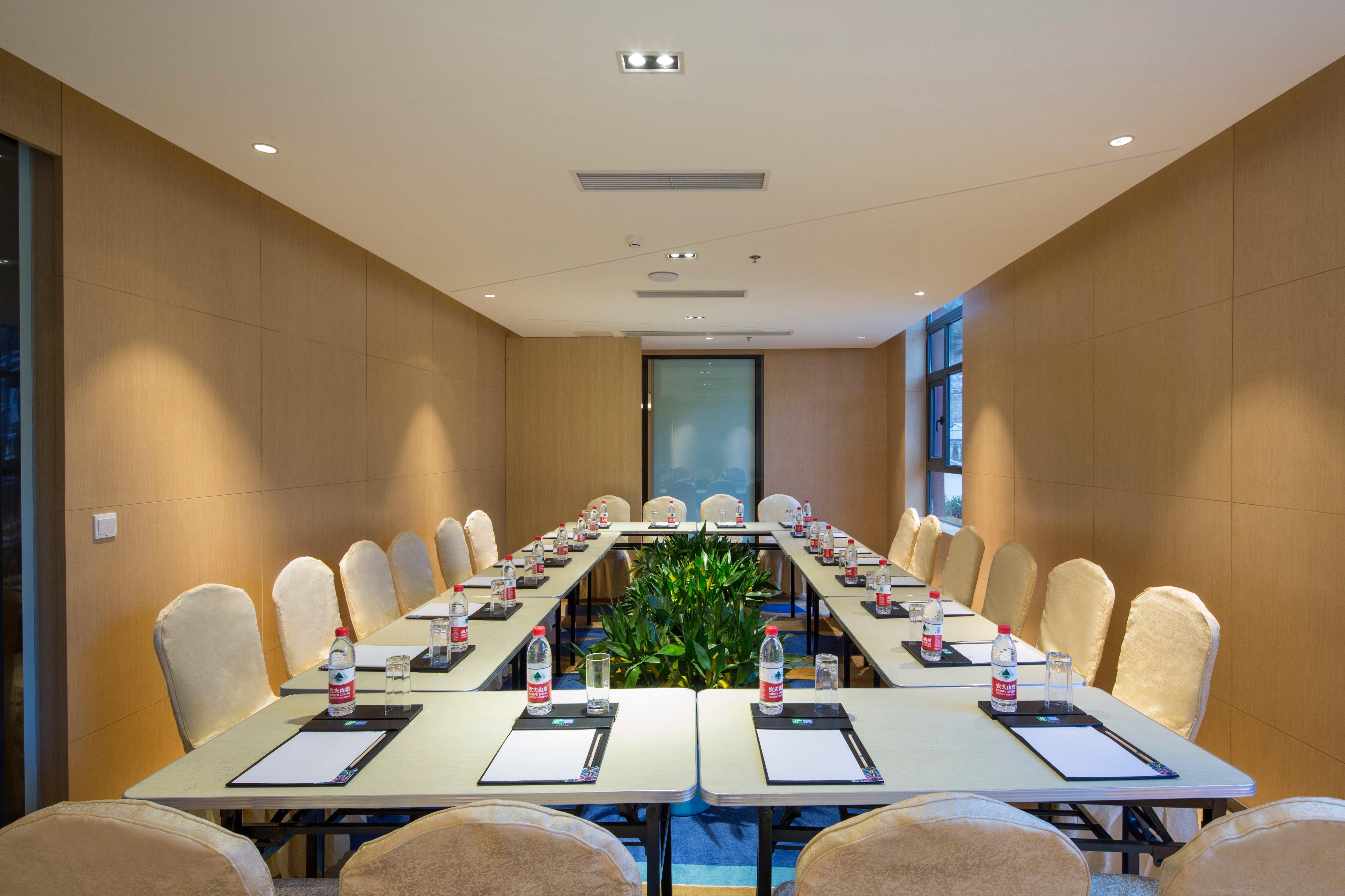 Holiday Inn Express Daocheng Yading, An Ihg Hotel Exterior foto