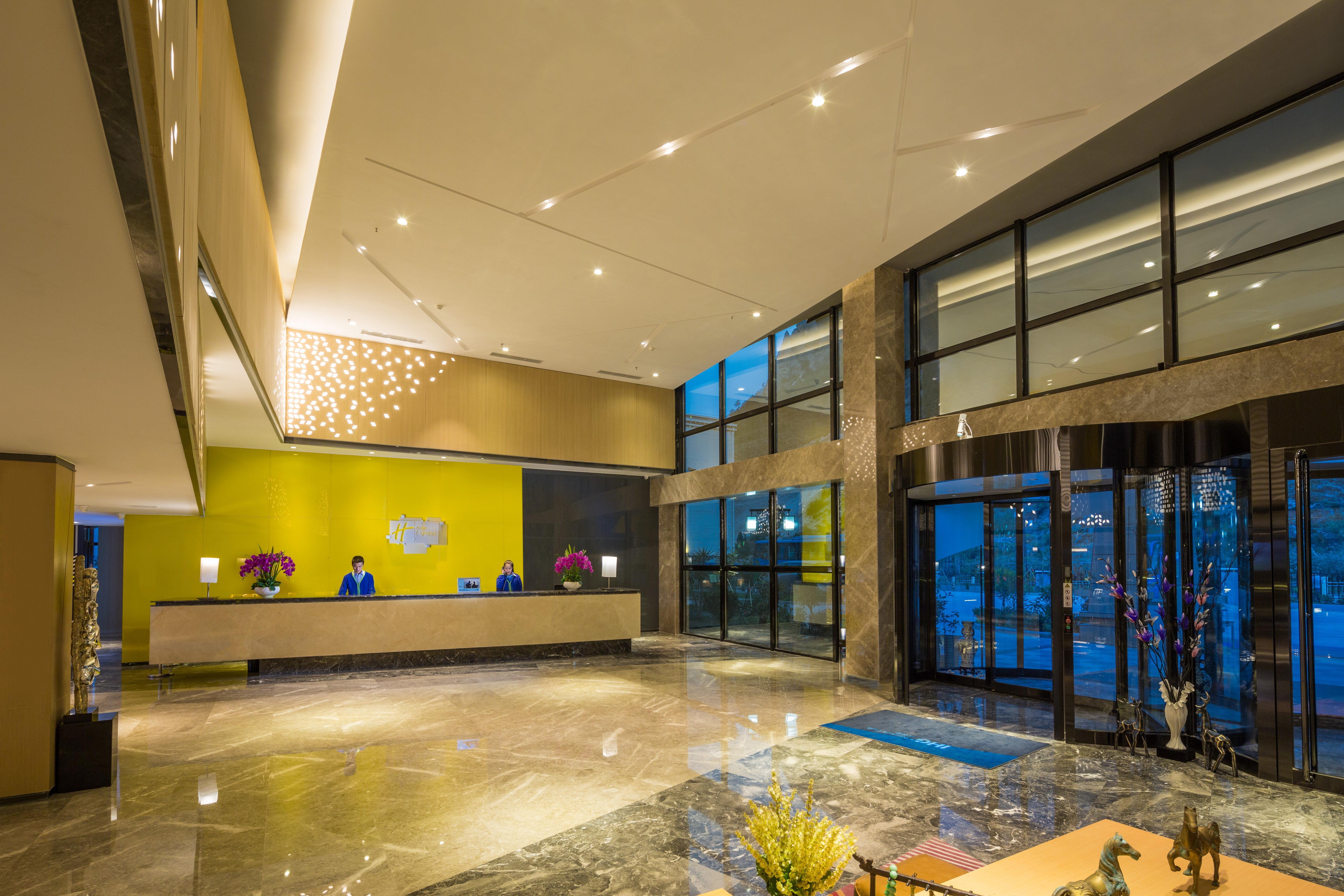 Holiday Inn Express Daocheng Yading, An Ihg Hotel Exterior foto